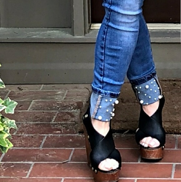 Only 1 left!•Pearl cuffed stretchy jeans•sz.2 XS• - Picture 2 of 7